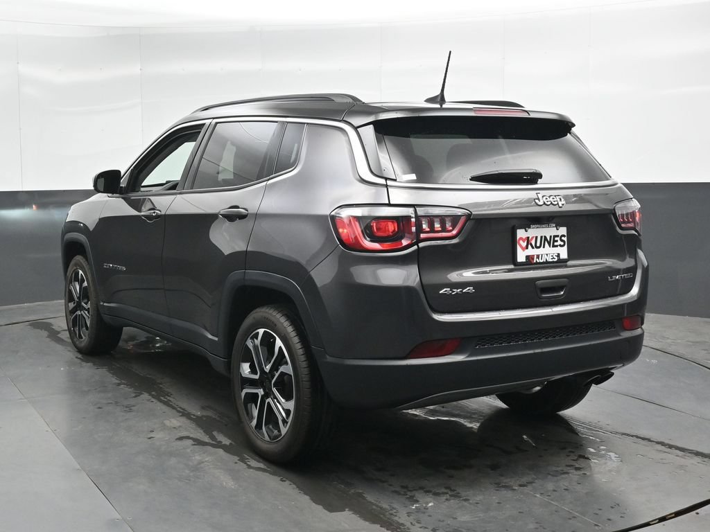 Used 2022 Jeep Compass Limited w/ Sun and Sound Group AWD/4WD image 11