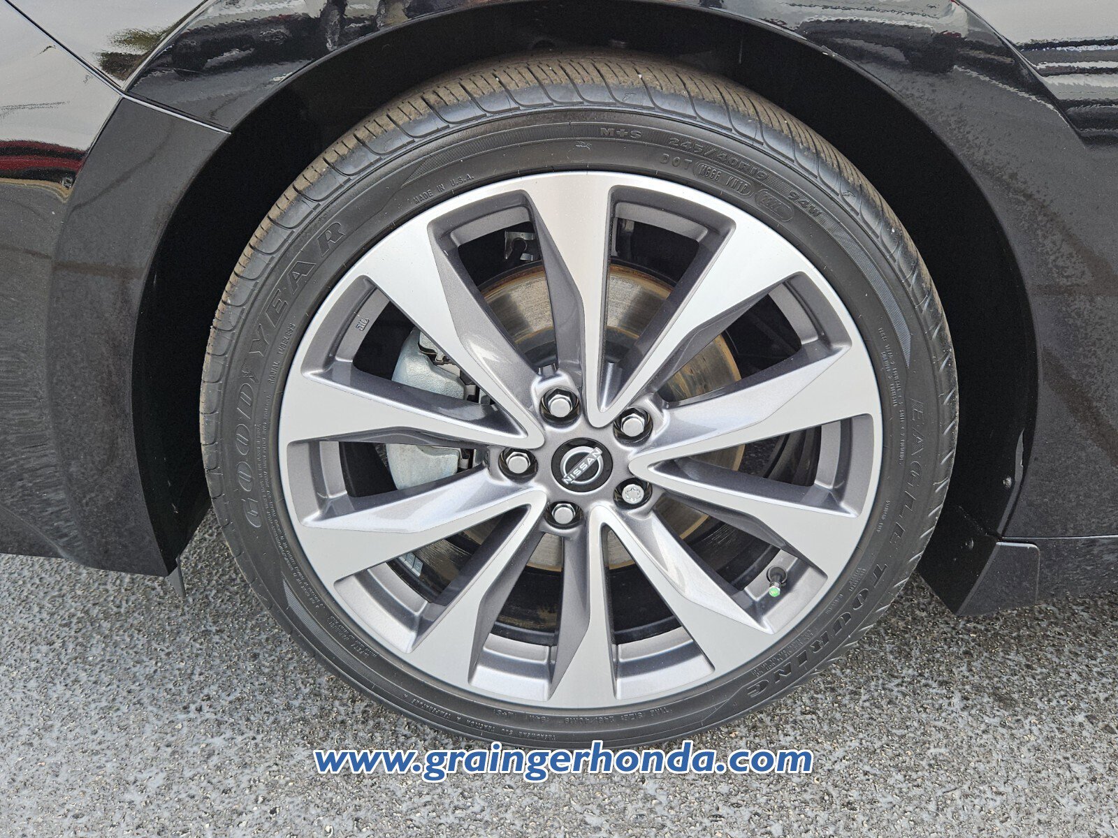 Used 2023 Nissan Maxima Platinum w/ Sport Mat Group image 9