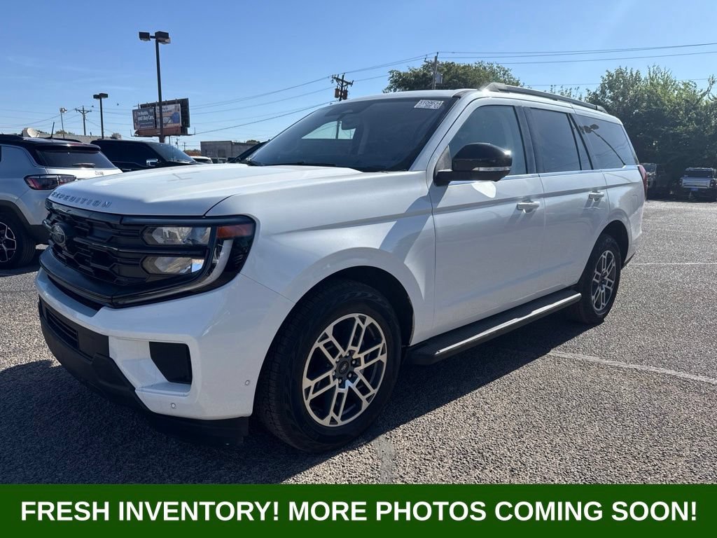 Used 2025 Ford Expedition Active AWD/4WD image 5