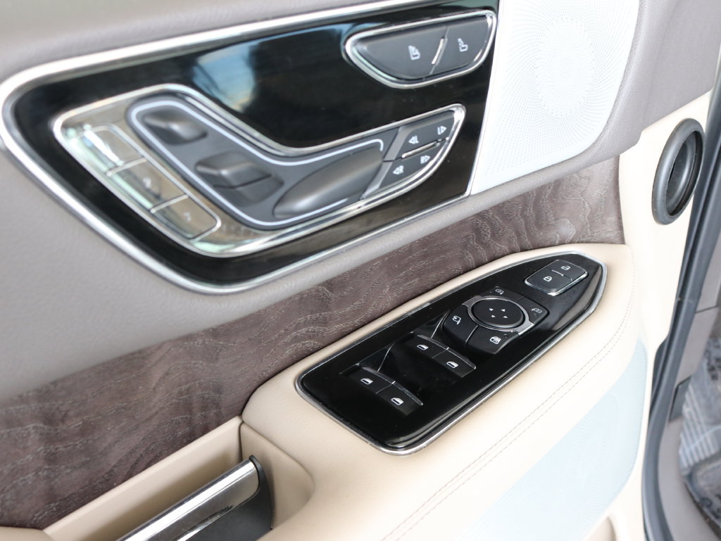 Used 2022 Lincoln Navigator Reserve AWD/4WD image 25