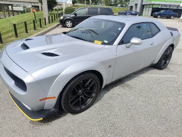 Used 2023 Dodge Challenger R/T Scat Pack RWD image 3
