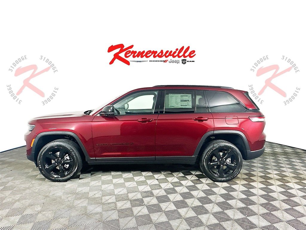 New 2025 Jeep Grand Cherokee Altitude image 4