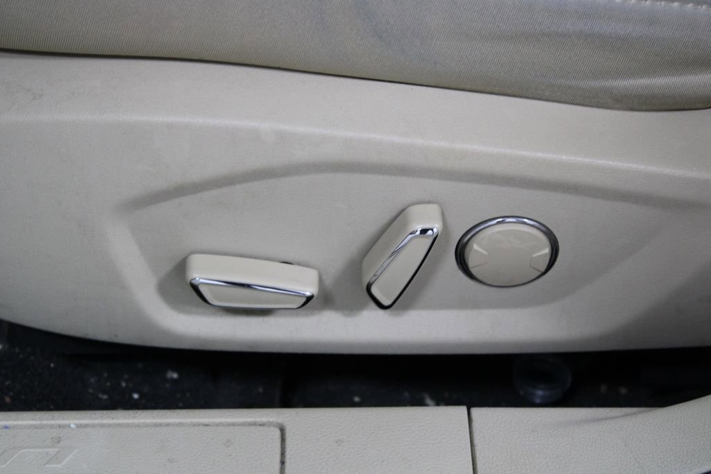 Used 2014 Ford Fusion SE FWD image 14