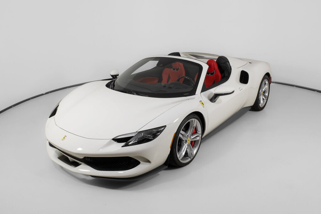 Used 2025 Ferrari 296 GTS RWD image 2