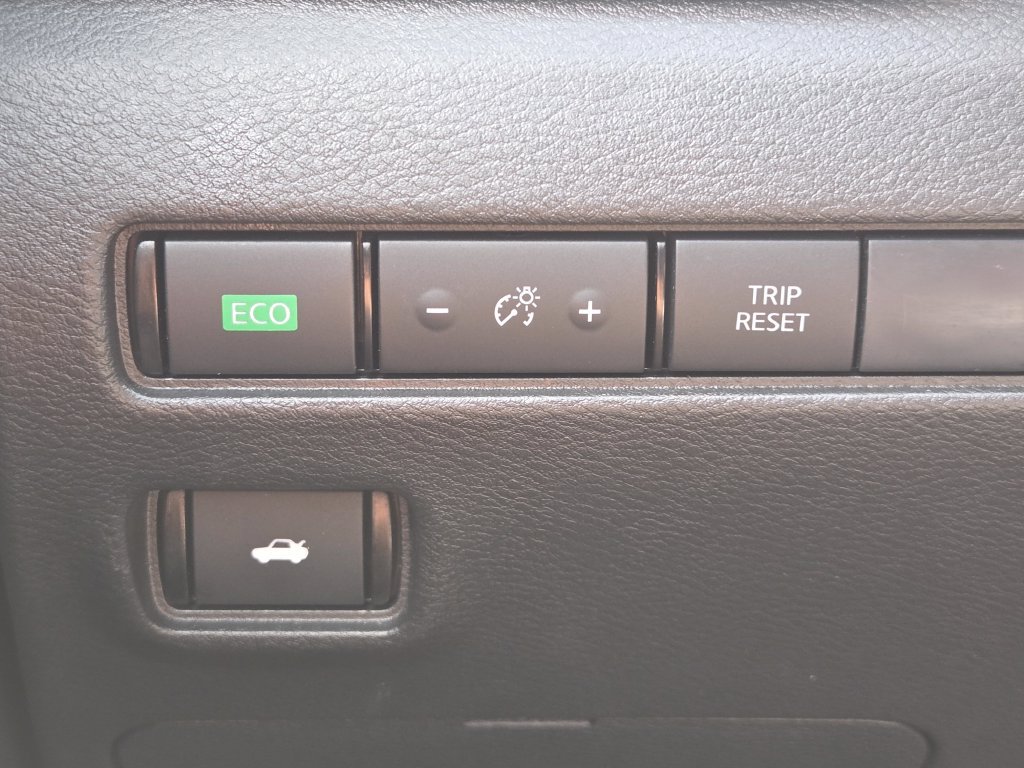 Certified 2025 Nissan Sentra SV FWD image 9