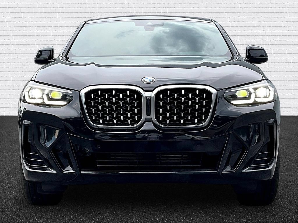 Used 2022 BMW X4 xDrive30i w/ M Sport Package AWD/4WD image 2