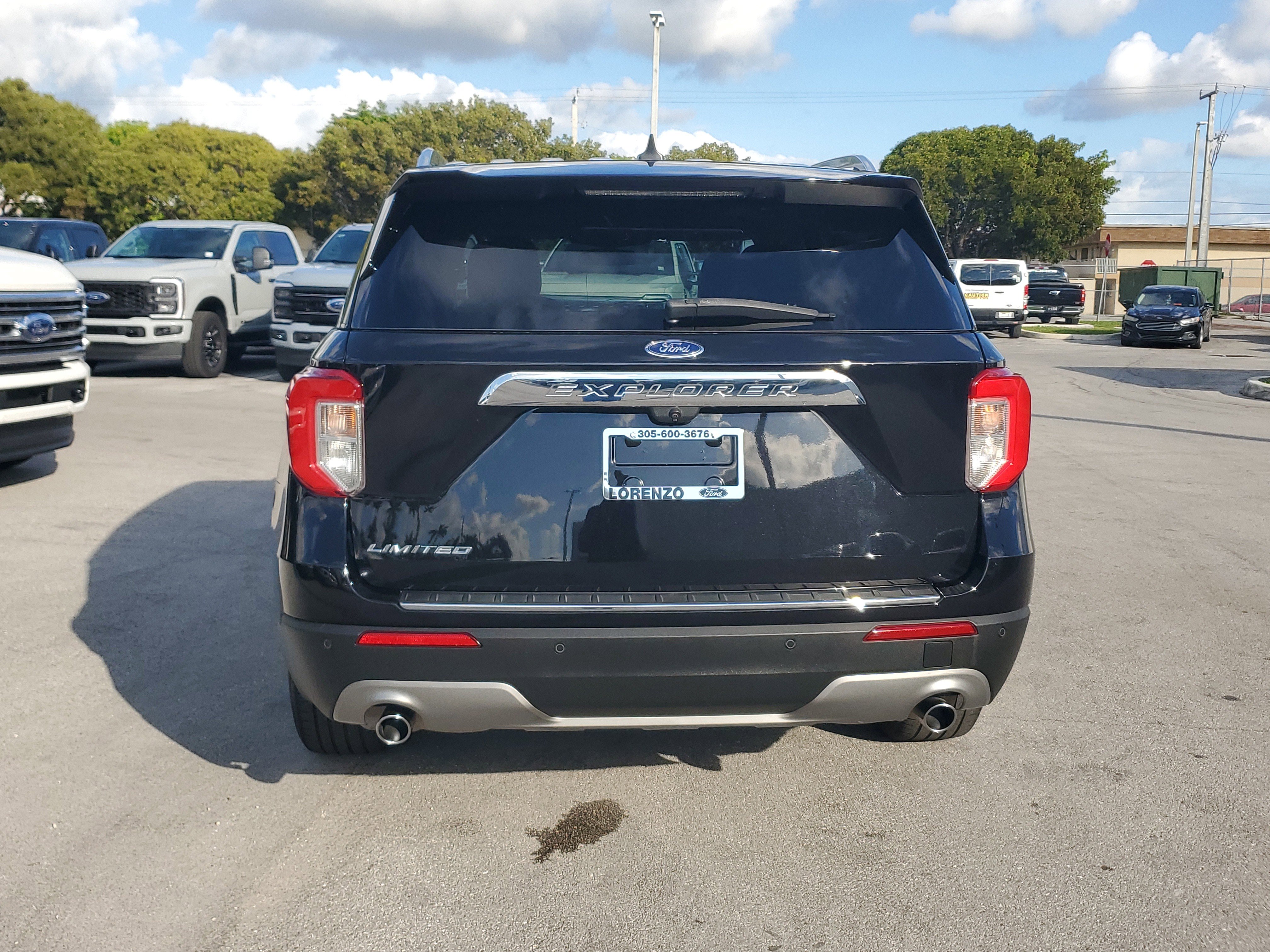 Used 2022 Ford Explorer Limited w/ Equipment Group 301A image 7