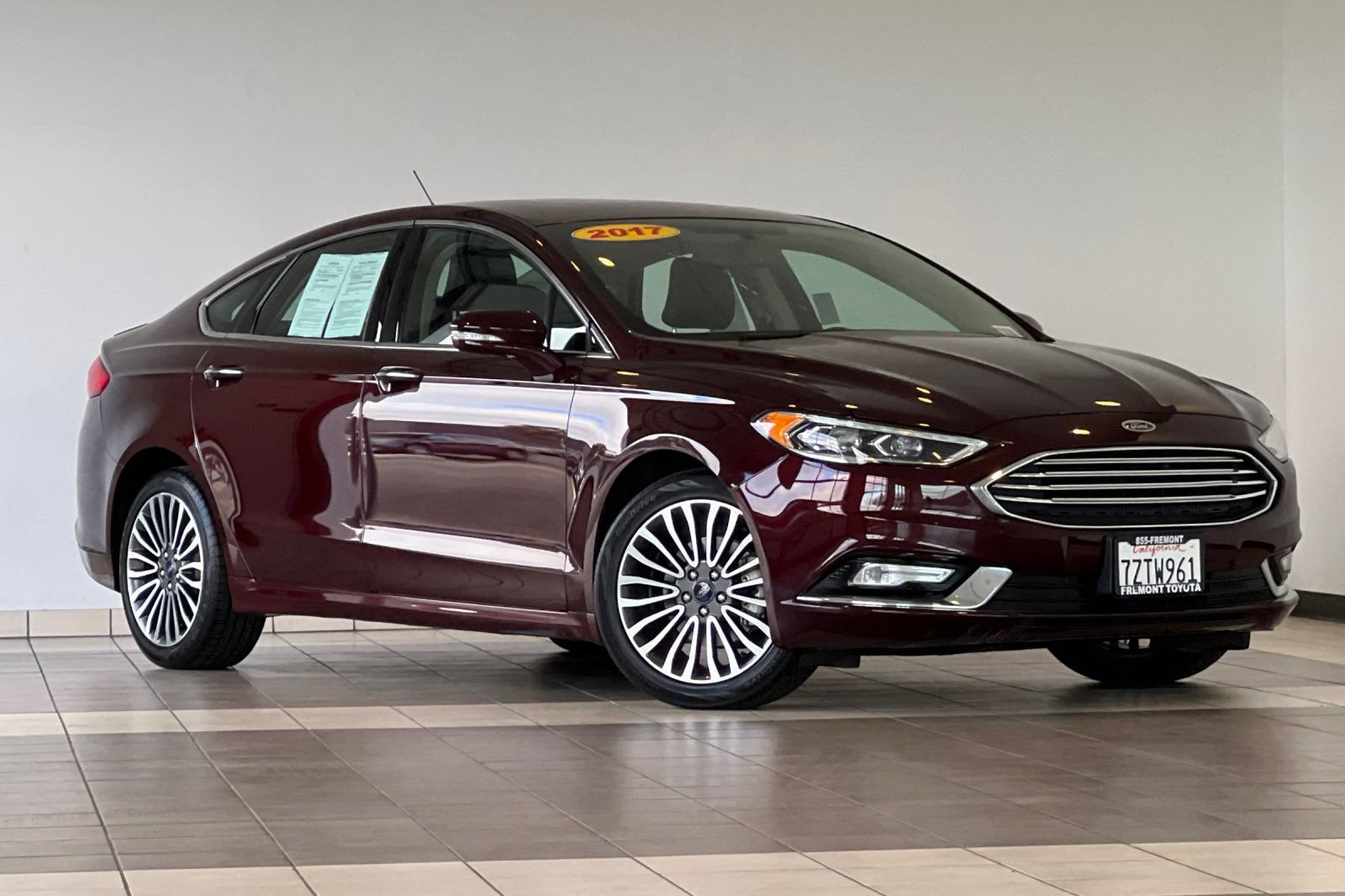 Used 2017 Ford Fusion Titanium AWD/4WD image 2