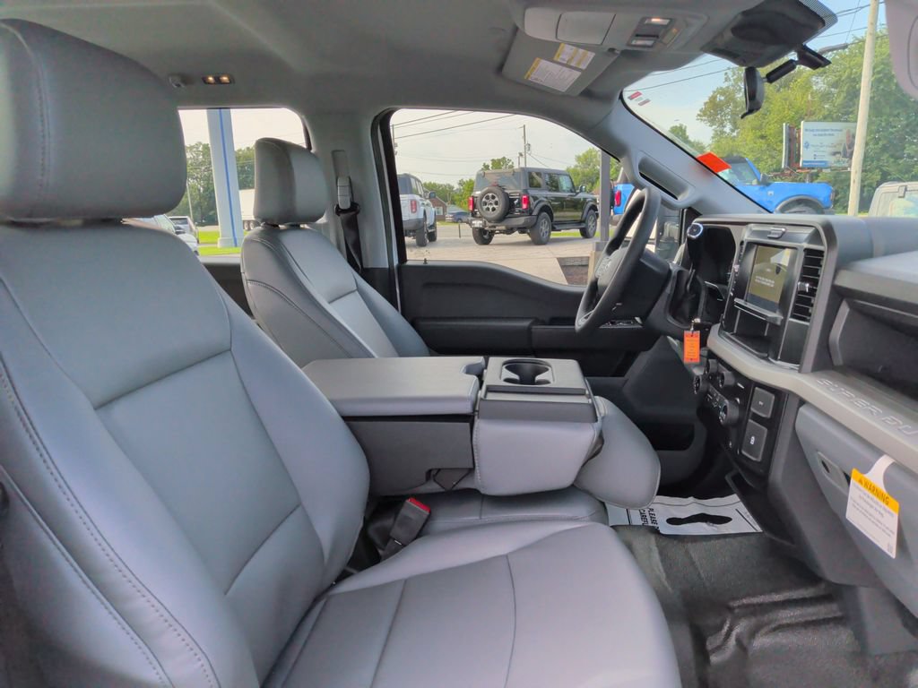 New 2026 Ford F250 XL w/ XL Chrome Package AWD/4WD image 9