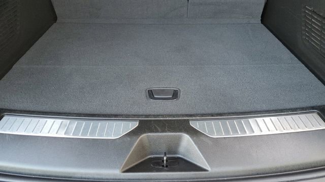 Used 2025 Chevrolet Suburban Premier image 29