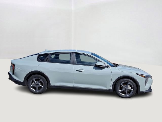 Used 2025 Kia K4 LXS image 7