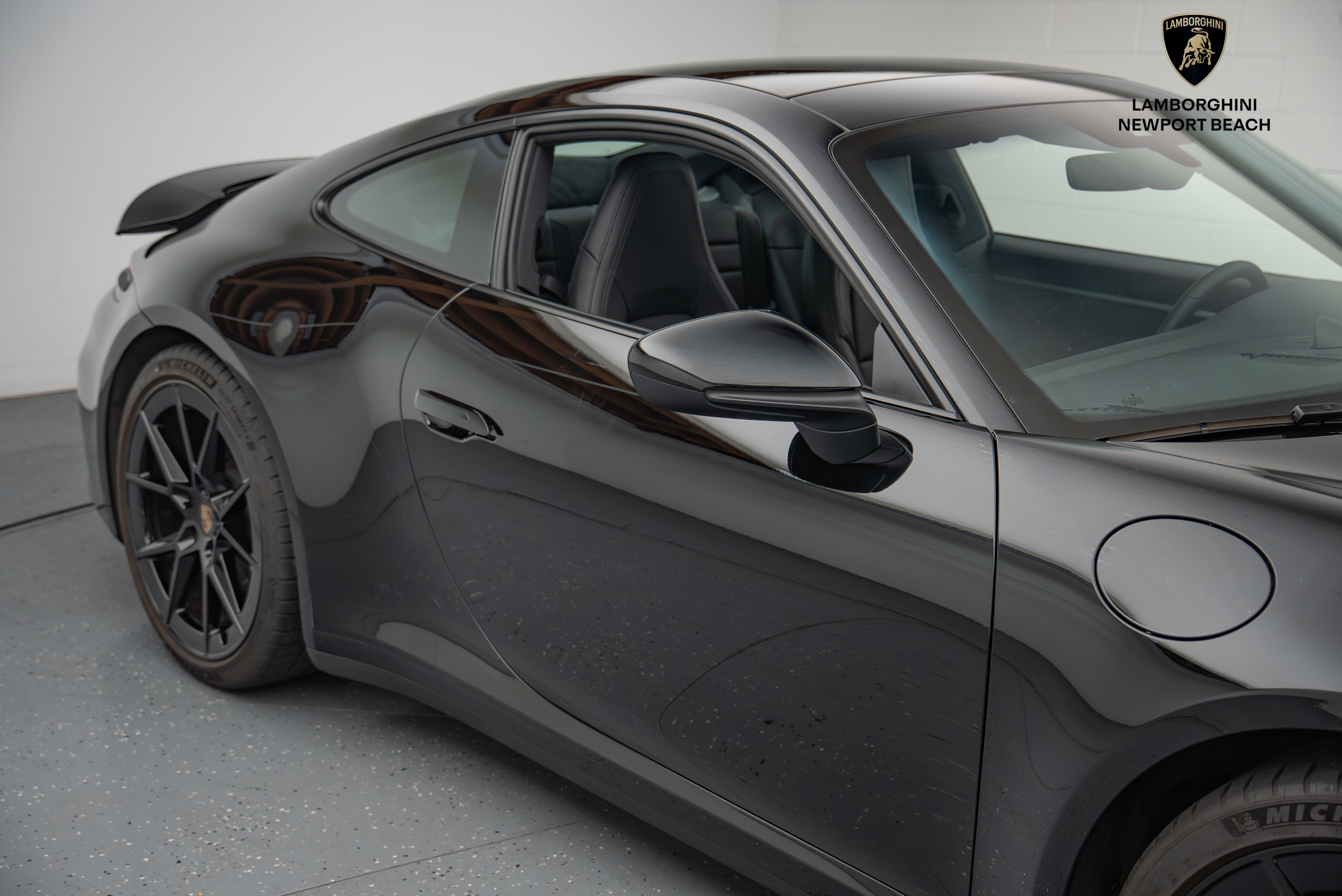 Used 2025 Porsche 911 Carrera image 3