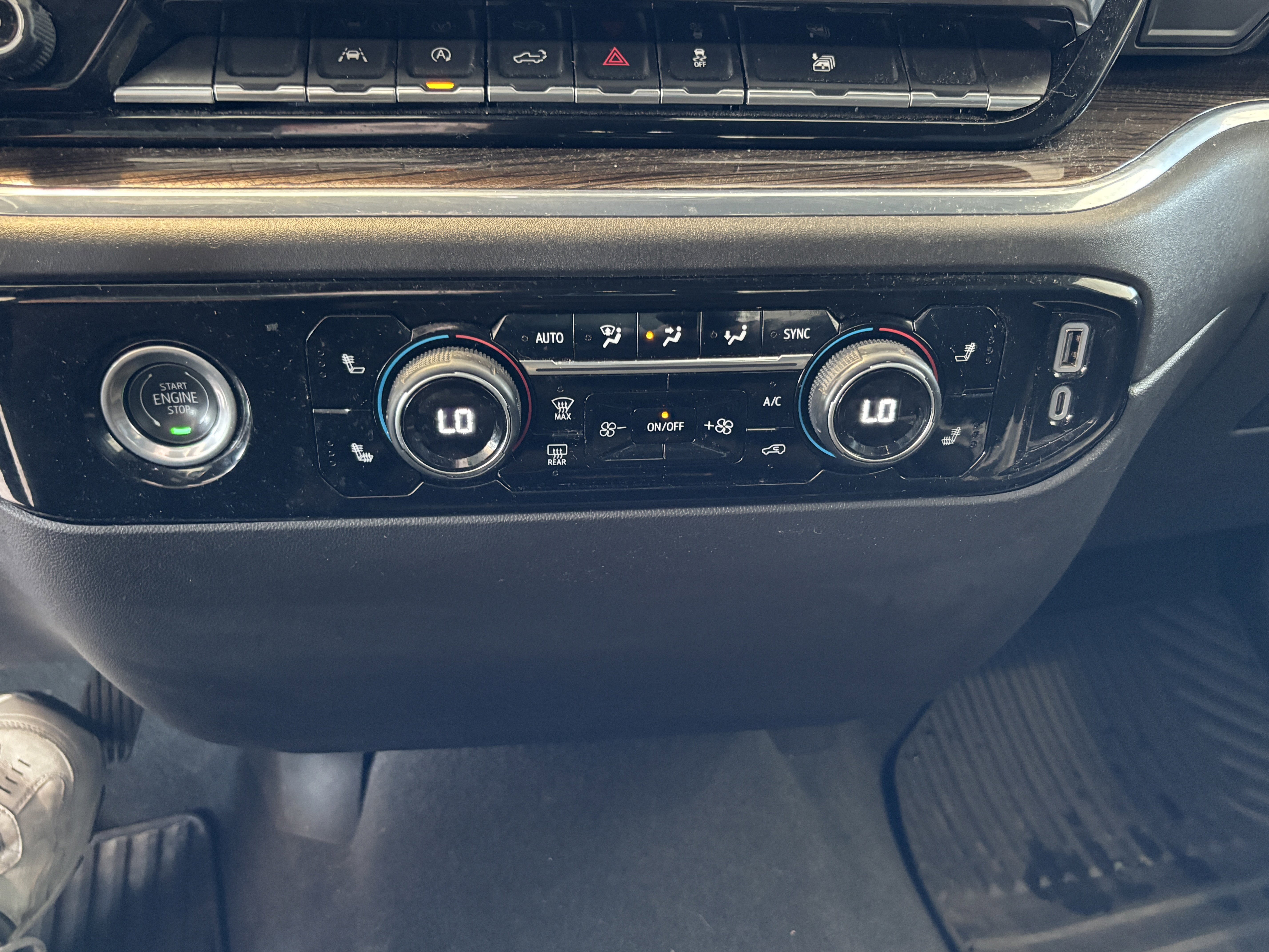 Used 2024 Chevrolet Silverado 1500 LT image 15