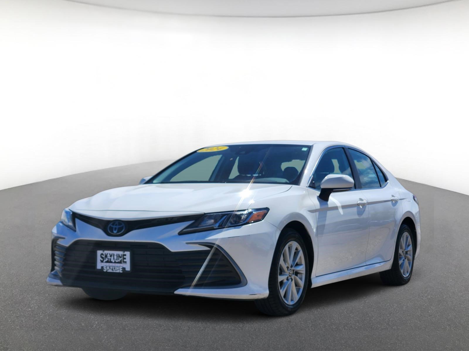 Used 2024 Toyota Camry LE FWD image 2