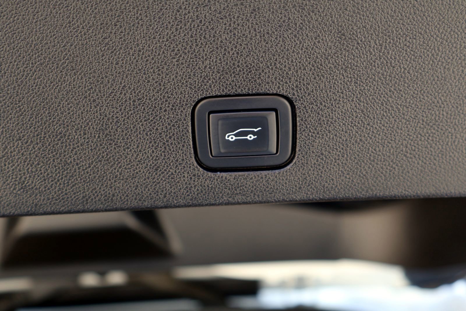 Used 2022 Cadillac XT6 Premium Luxury w/ Platinum Package image 13