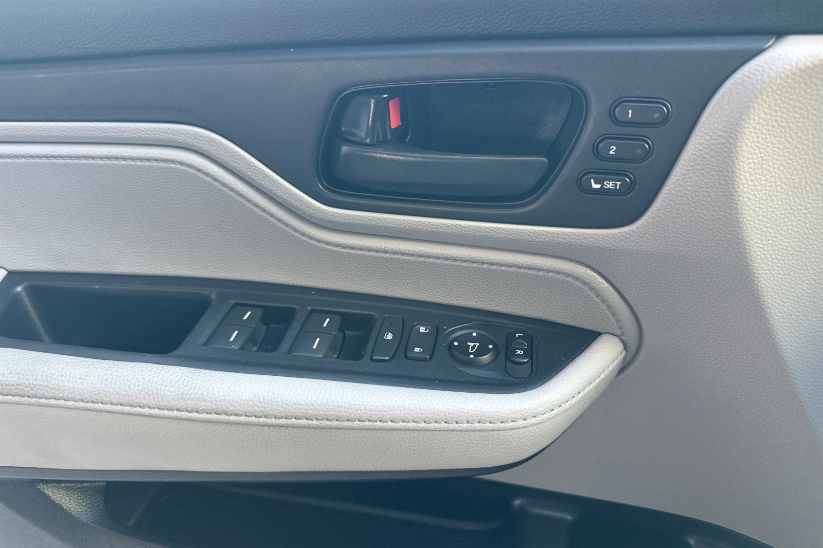 Used 2023 Honda Odyssey EX-L image 12