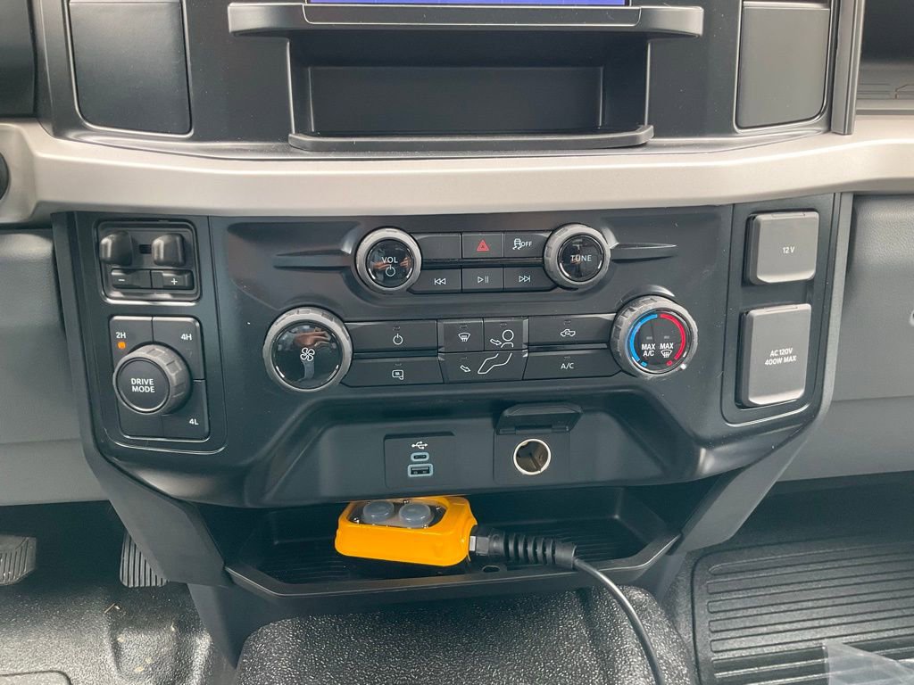 New 2026 Ford F550 4x4 Regular Cab Super Duty image 13