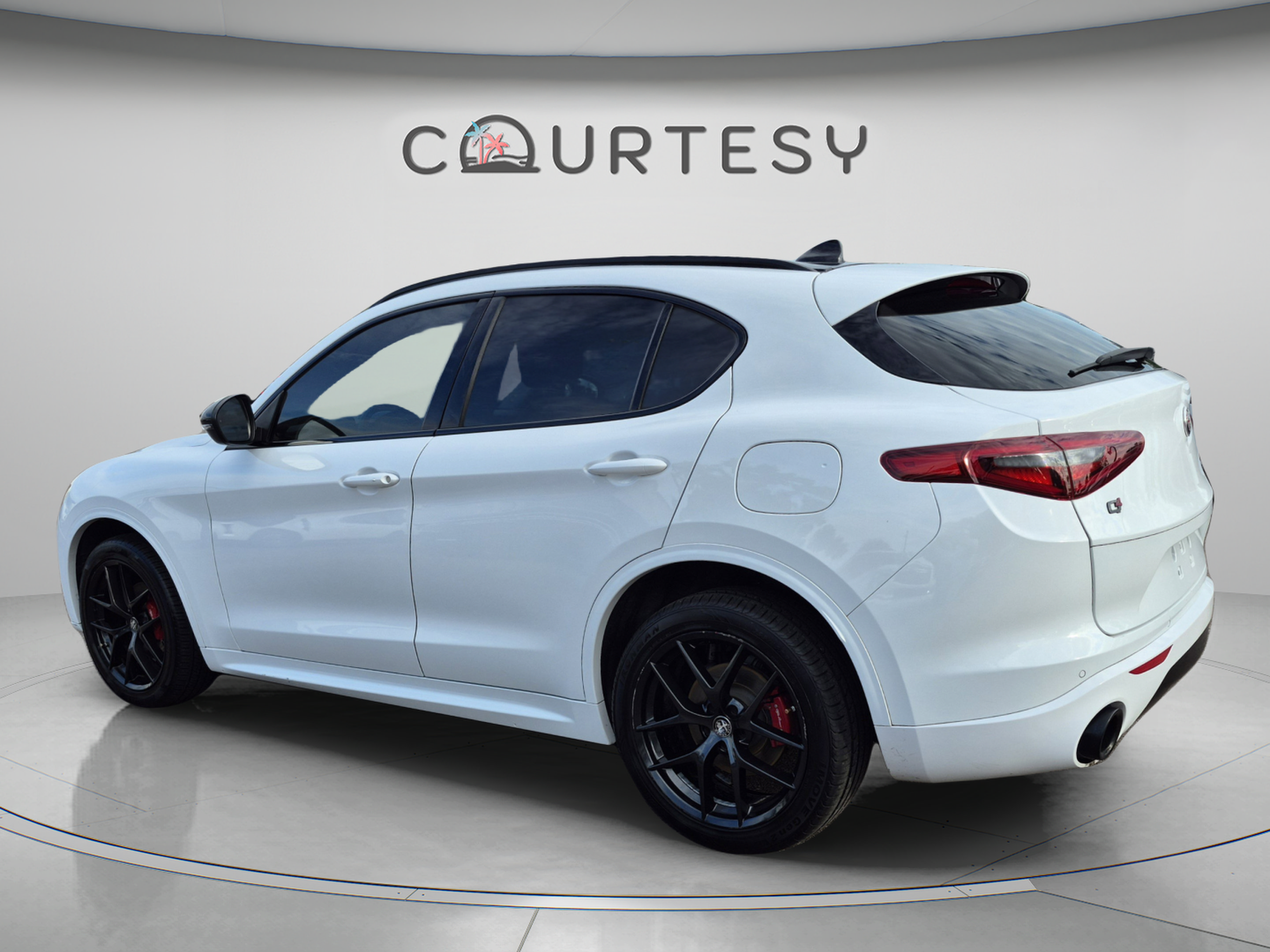Used 2020 Alfa Romeo Stelvio Ti w/ Nero Edizione AWD/4WD image 5