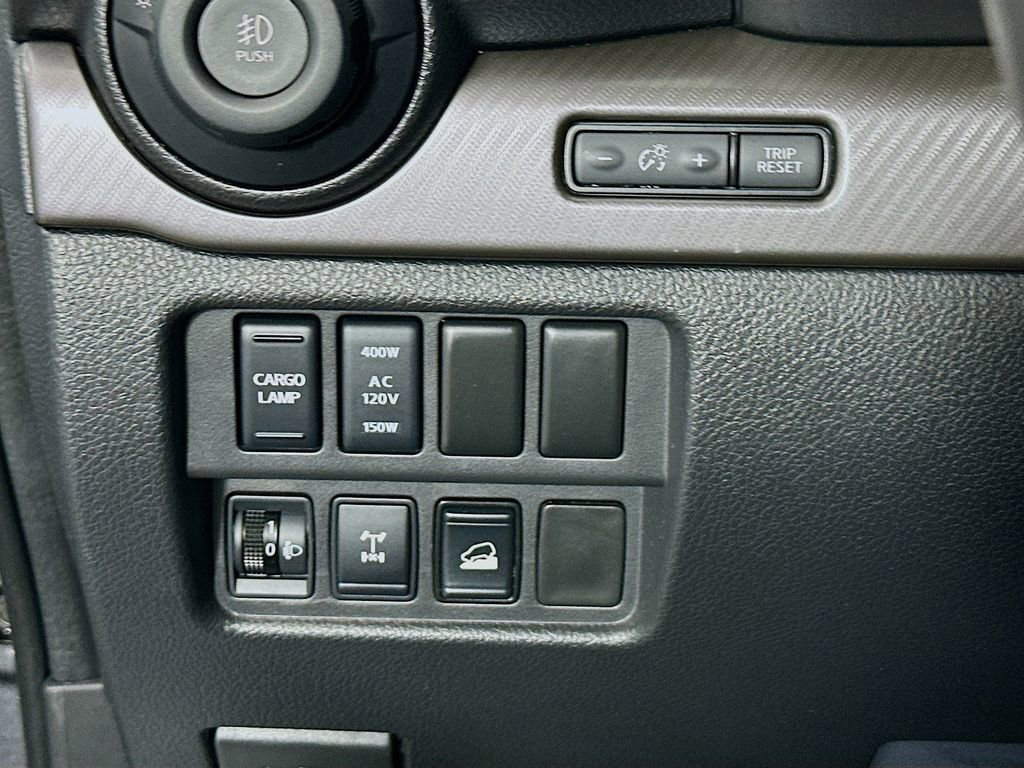 Used 2022 Nissan Titan PRO-4X w/ Pro-4x Convenience Package image 10