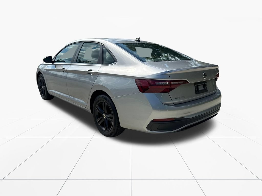 Used 2022 Volkswagen Jetta SE FWD image 6