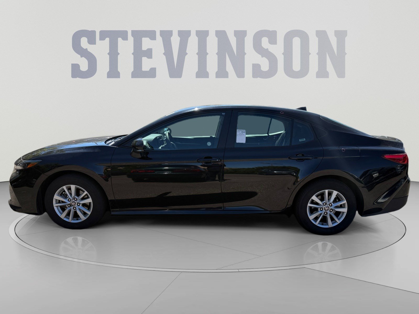 Used 2025 Toyota Camry LE FWD image 2
