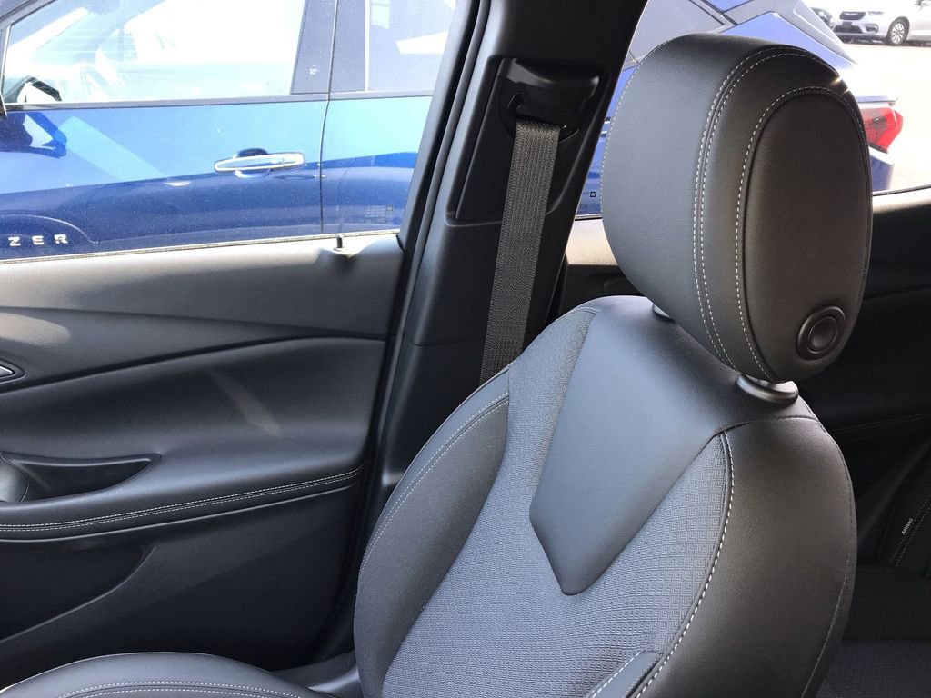 Used 2023 Buick Encore GX Select w/ Sport Touring Package image 22