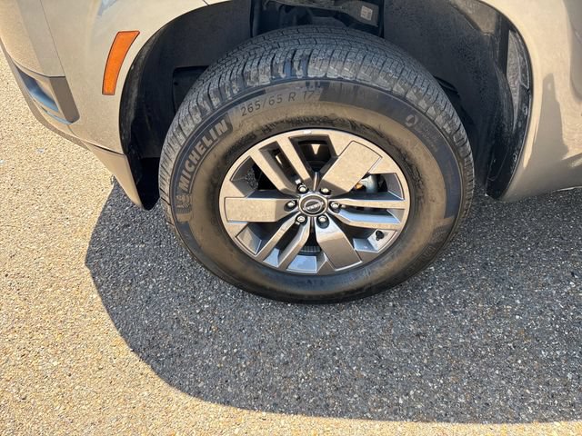 Certified 2025 Nissan Frontier SV RWD image 11