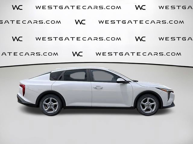 New 2025 Kia K4 LXS image 10