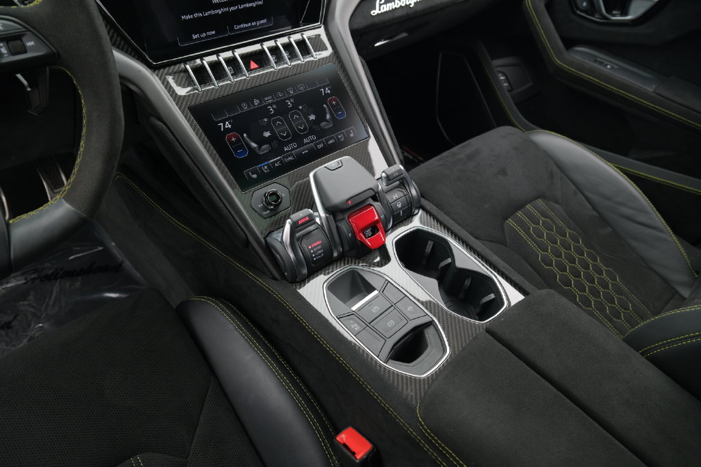 Used 2024 Lamborghini Urus Performante AWD/4WD image 15