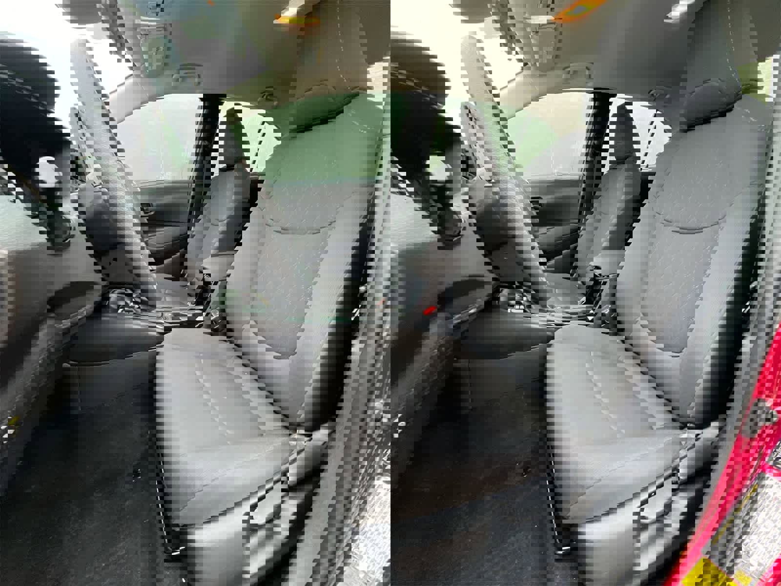 Used 2022 Toyota Corolla LE image 16