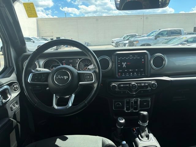 Used 2018 Jeep Wrangler Unlimited Sahara AWD/4WD image 22