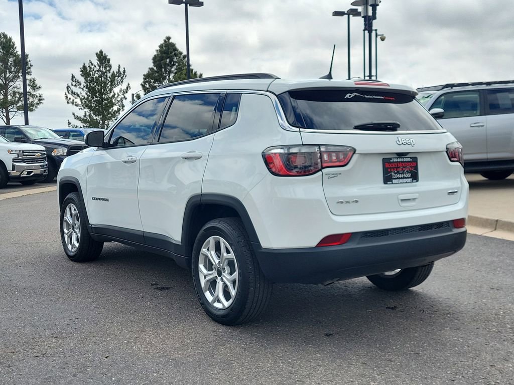 Used 2025 Jeep Compass Latitude AWD/4WD image 6