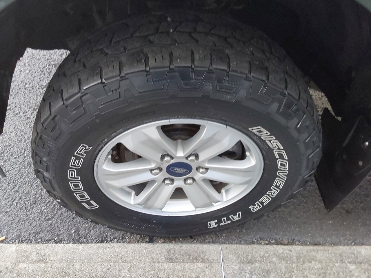 Used 2018 Ford F150 XLT image 11