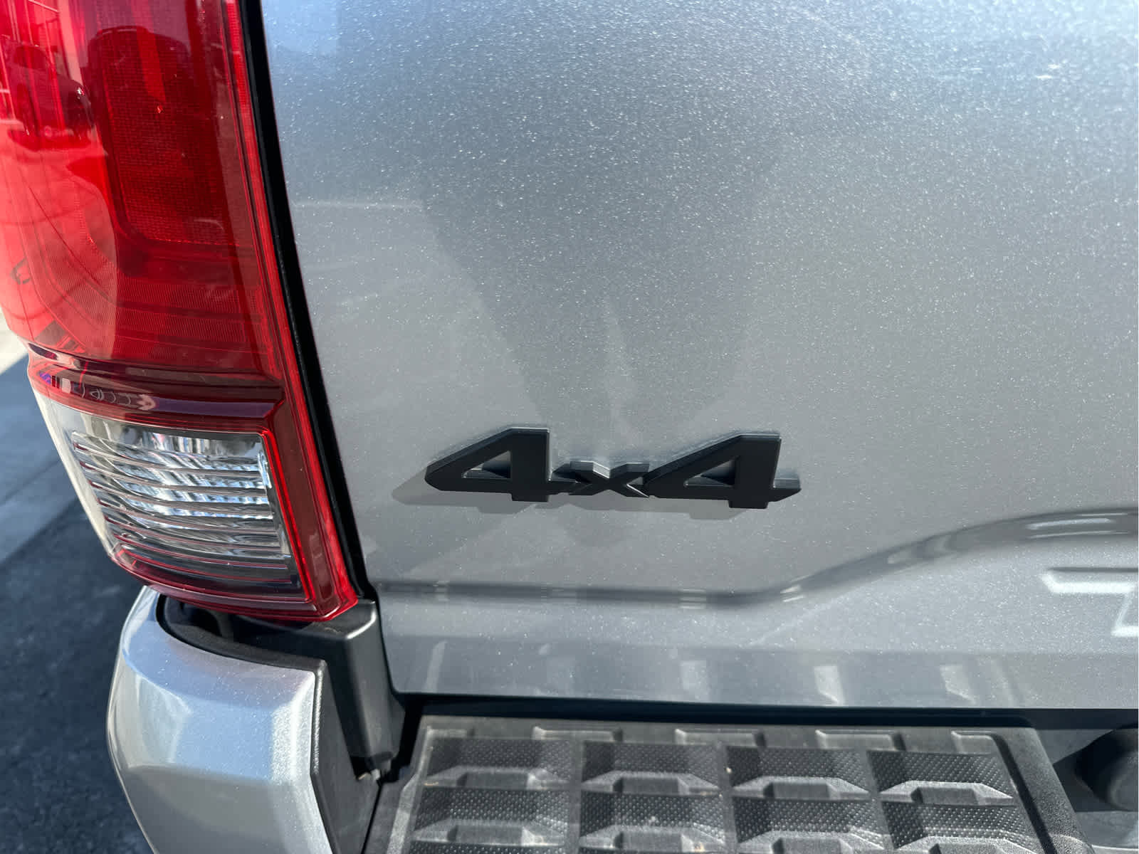 Used 2022 Toyota Tacoma SR image 13