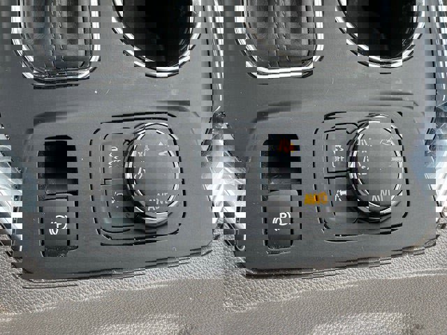 Used 2019 Chevrolet Traverse Premier image 47