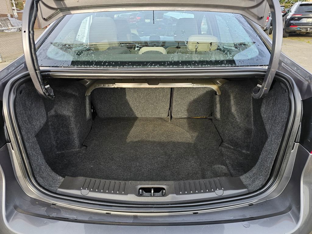 Used 2014 Ford Fiesta SE w/ Comfort Package image 12
