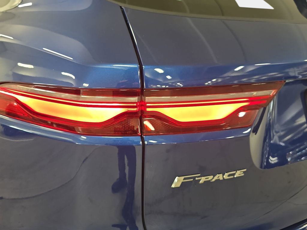Used 2021 Jaguar F-PACE image 32