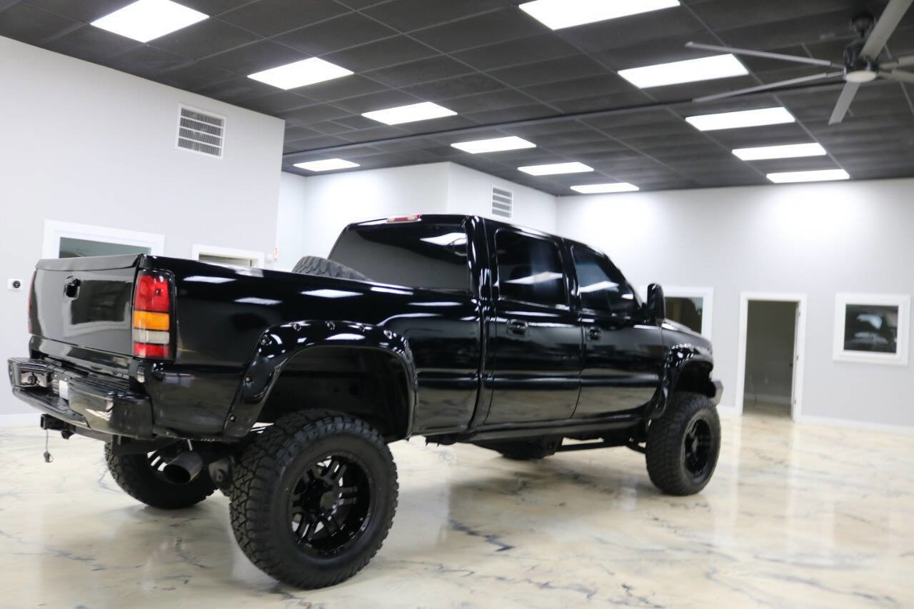 Used 2006 GMC Sierra 2500 SLT w/ Heavy-Duty Power Package image 31