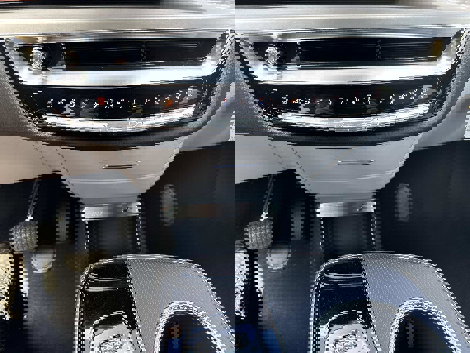 New 2026 Cadillac Lyriq Luxury image 26