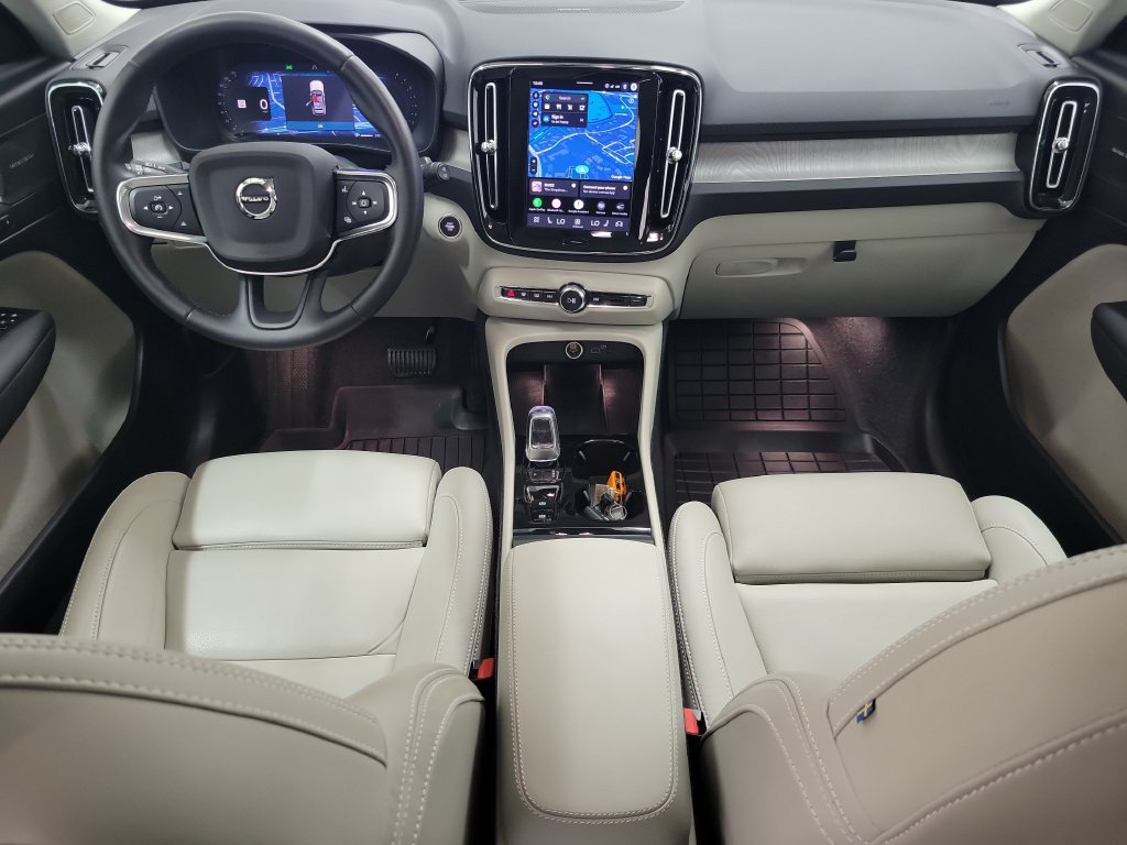 Used 2018 Volvo XC60 T5 Inscription w/ Convenience Package AWD/4WD image 4