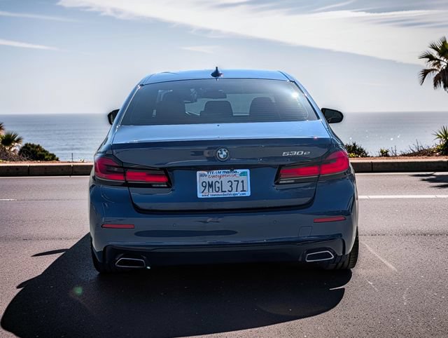 Used 2023 BMW 530e w/ Premium Package RWD image 6