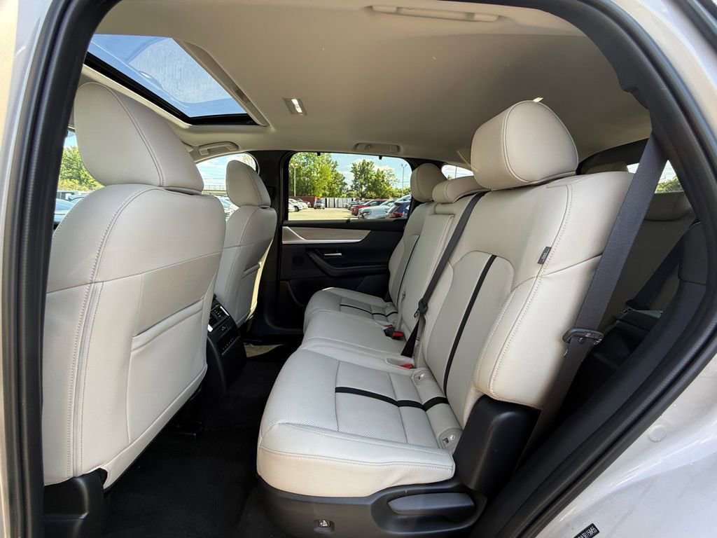 Used 2024 MAZDA CX-90 Plug-In Hybrid w/ Preferred AWD/4WD image 27