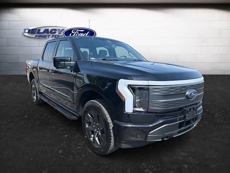 Used 2022 Ford F150 Lightning Lariat AWD/4WD image 1