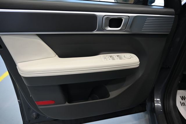 Used 2025 Hyundai Santa Fe SEL image 28