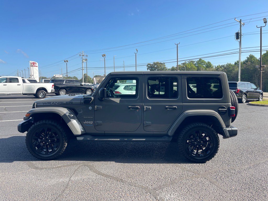 Used 2022 Jeep Wrangler Unlimited Sahara w/ Cold Weather Group image 13