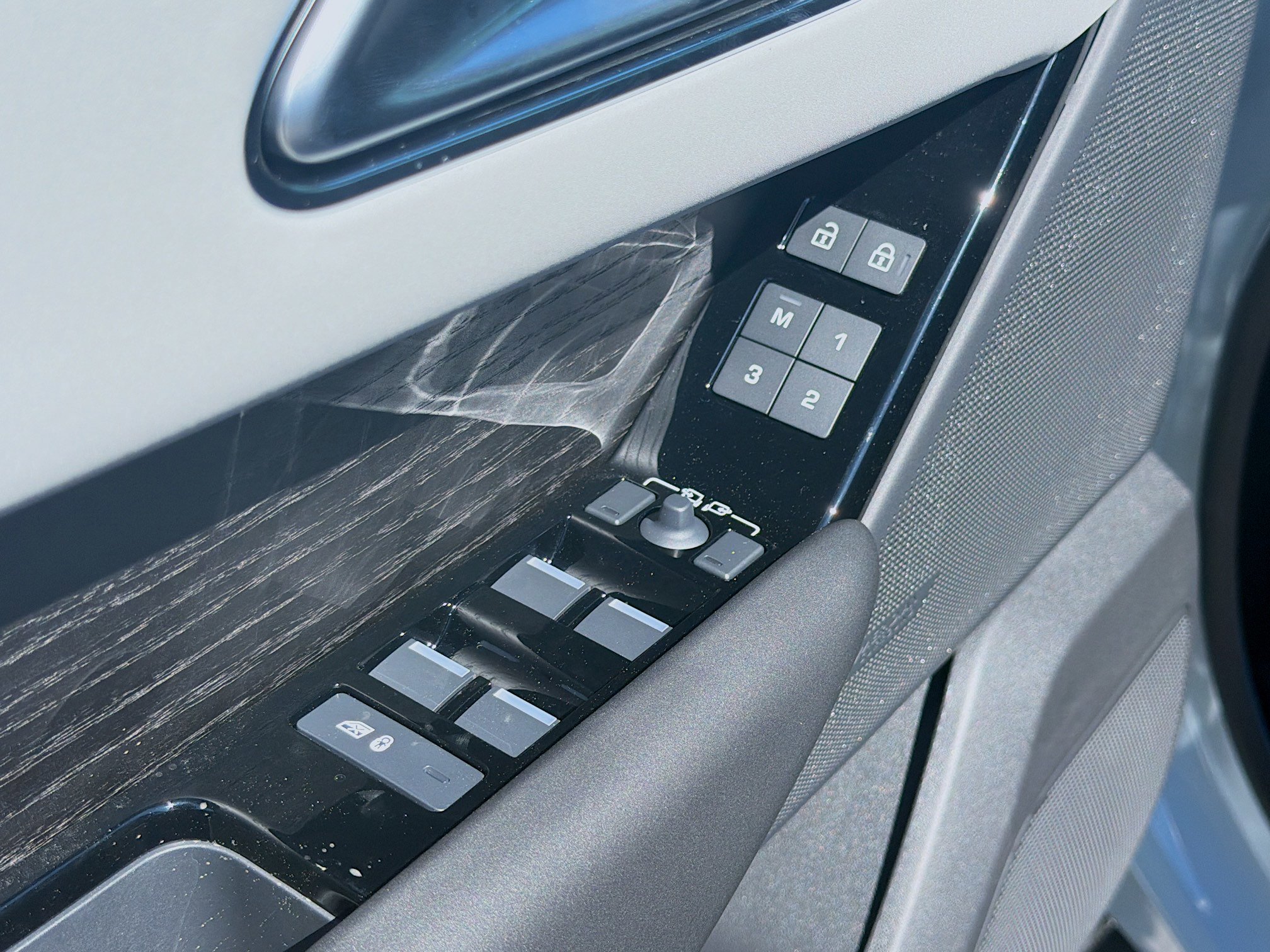 New 2026 Land Rover Range Rover Velar Dynamic SE image 22