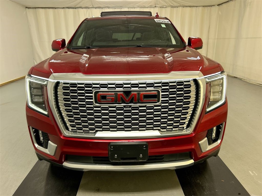 Used 2022 GMC Yukon XL Denali w/ Denali Ultimate Package image 3