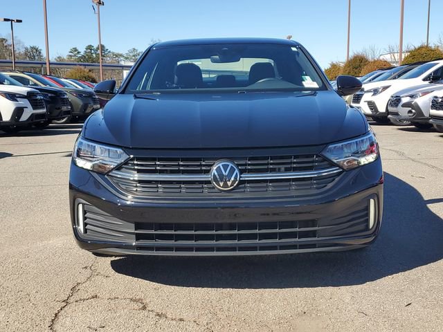 Used 2024 Volkswagen Jetta Sport image 2