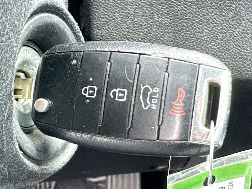 Used 2019 Kia Sorento L FWD image 19