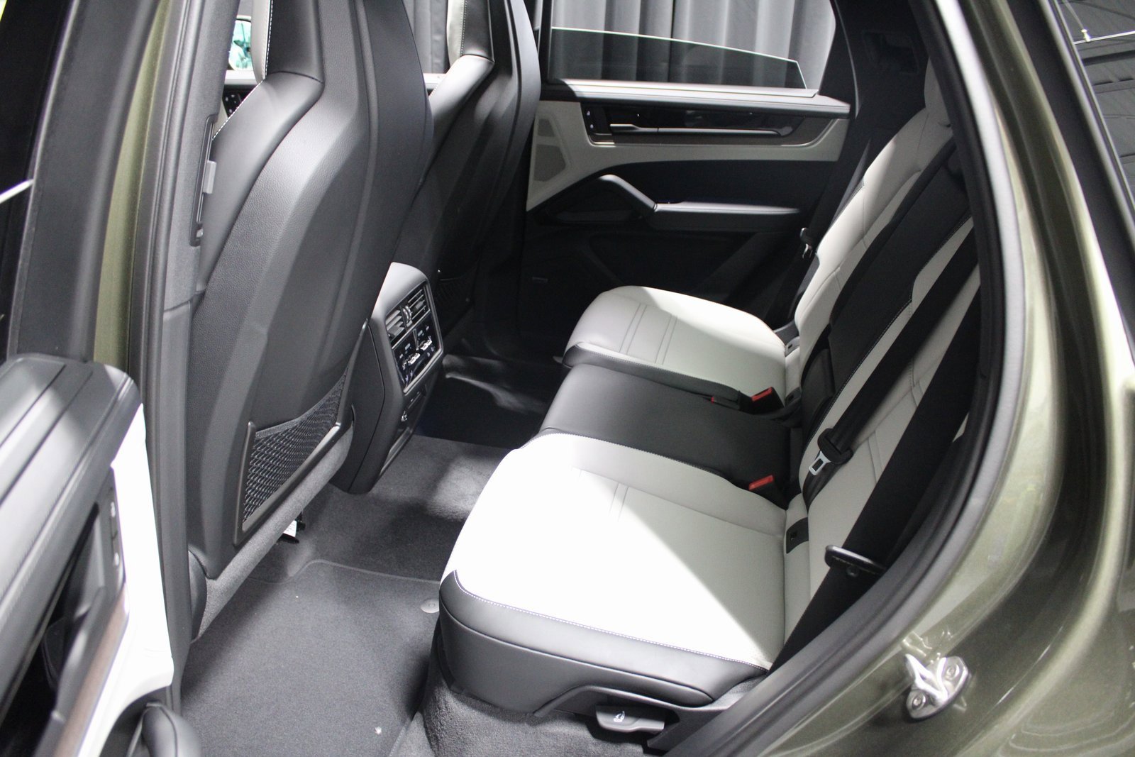 New 2026 Porsche Cayenne E-Hybrid image 6